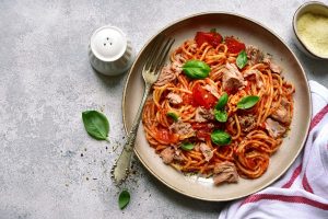 Spaghetti al tonno: la ricetta con il sugo