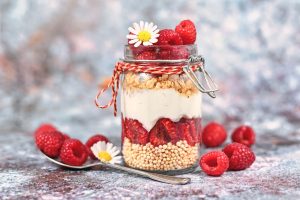 Skyr, il super food vichingo: che cos’è, valori nutrizionali, benefici e differenze con lo yogurt greco