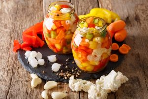 Giardiniera fatta in casa: ricetta facile con verdure croccanti