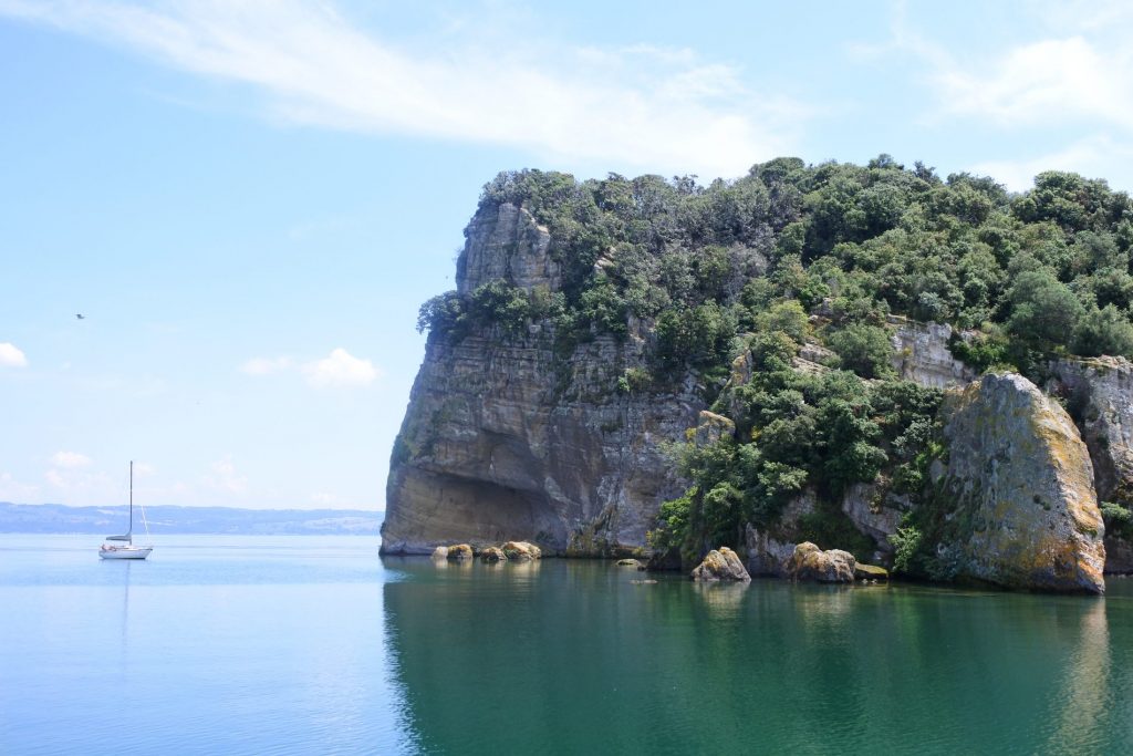 lago di bolsena isola bisentina 4