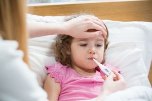 Mononucleosi nei bambini: sintomi, come si cura e come si trasmette