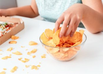 binge eating: che cos'è, cause e sintomi, diagnosi e cure