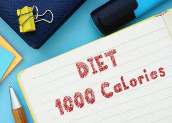 dieta 1000 calorie: come funziona, a cosa serve, cosa mangiare e cosa evitare, menù, limiti e controindicazioni