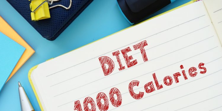dieta 1000 calorie: come funziona, a cosa serve, cosa mangiare e cosa evitare, menù, limiti e controindicazioni