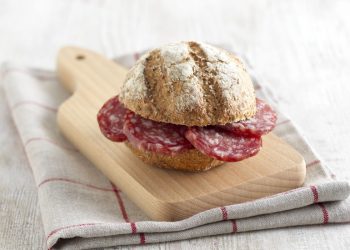 panino con salame cacciatore