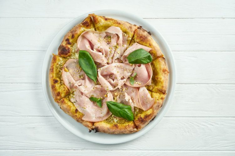 Pizza con Mortadella e zucchine una ricetta gourmet Melarossa