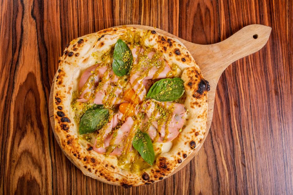 pizza con mortadella gourmet