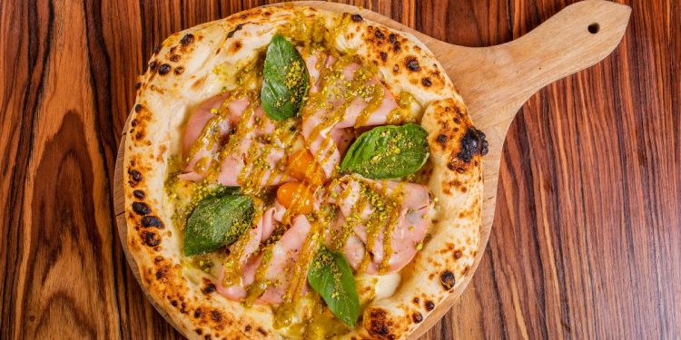 pizza con mortadella gourmet