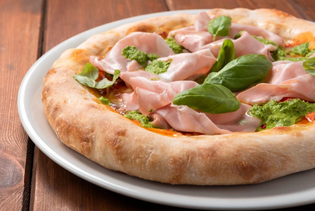 Pizza con Mortadella e zucchine una ricetta gourmet Melarossa