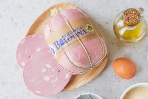 Mortadella Bologna IGP: perché scegliere la regina rosa dei salumi