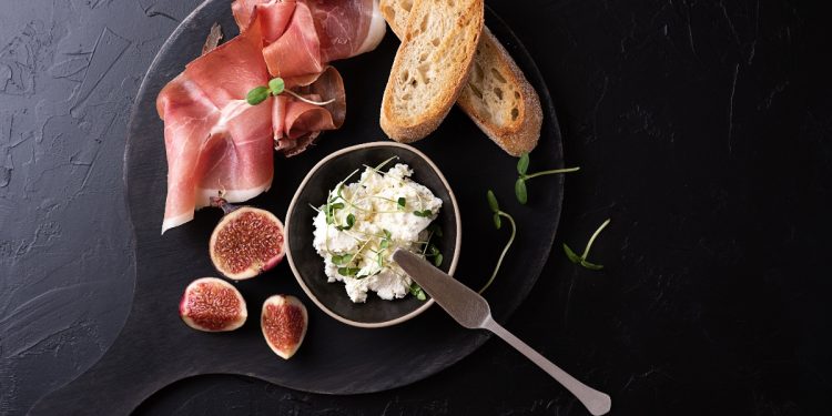 prosciutto crudo: che cos'è, valori nutrizionali e calorie, benefici, le migliori ricette