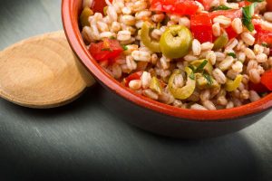 Il farro fa ingrassare? Scopri se è così, le calorie e quanto se ne può mangiare