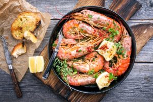 Gamberoni in padella: un secondo piatto di pesce velocissimo
