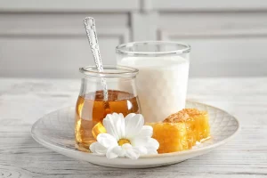 Latte e miele: un vero toccasana per la salute
