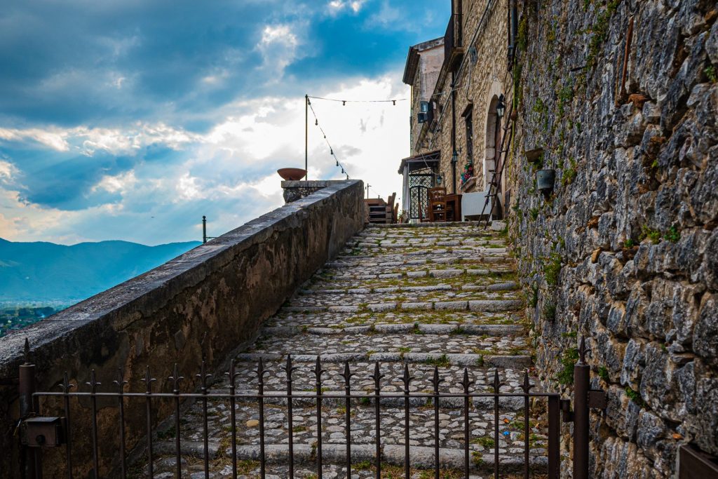 le stradine del borgo 9