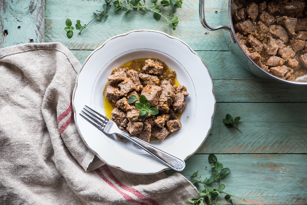 Secondi di carne: le migliori ricette nutrienti e sane 15 spezzatino manzo