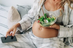 Cosa non mangiare in gravidanza: tutti i cibi da evitare