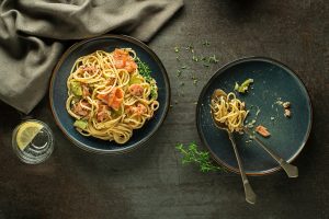 Pasta al salmone con ricotta: cremosa e senza panna