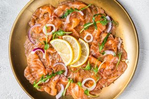 Carpaccio di salmone: un antipasto veloce e gustoso