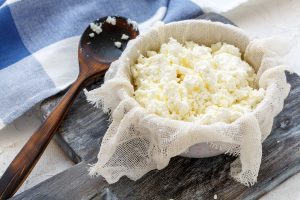 Ricetta fiocchi di latte: come preparare il Cottage Cheese in casa