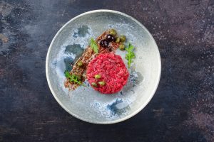 Tartare di manzo: ricetta facile e pronta in 10 minuti