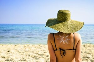 Rimedi per l’eritema solare: come curare la dermatite da sole