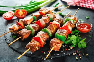 Spiedini di carne: la ricetta e come prepararli