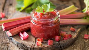 Marmellata di rabarbaro:  valori nutrizionali, ricetta classica e con il Bimby