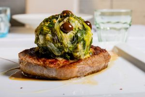 Scarola in padella, la ricetta romana di un contorno sano e gustoso