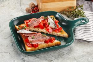 Acciughe: benefici, come cucinare le alici fresche, il pesce azzurro più amato