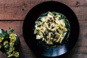 Pasta con spinaci: un primo piatto sano e leggero