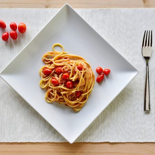 Pasta con pomodorini: un primo piatto veloce e gustoso - Melarossa