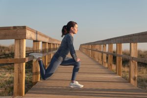 Stretching gambe: i migliori esercizi per allungare ischio crurali, adduttori e quadricipiti
