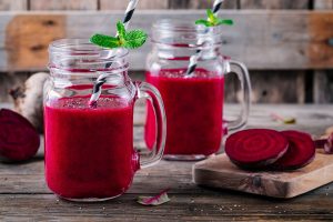 Succo di barbabietola: come prepararlo, benefici e proprietà