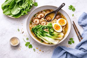 Cavolo cinese (pak-choi): cos’è, proprietà, come cucinarlo e idee ricette