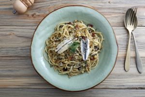 Pasta con le alici fresche: un primo piatto sano e saporito