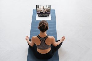 Tappetini yoga: come sceglierli, benefici e i migliori modelli secondo le recensioni di Amazon