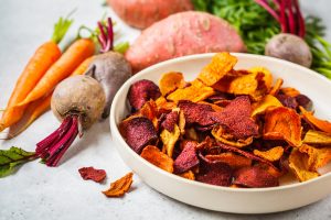 Chips di carote croccanti: la ricetta al forno e varianti
