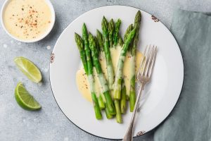 Salsa olandese senza burro: ricetta facile e veloce in 5 minuti