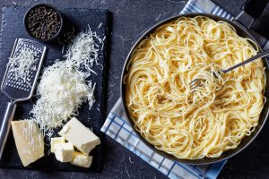 Pecorino: proprietà nutrizionali,  benefici, ricette e come inserirlo a dieta