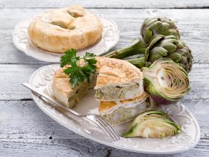 Torta salata con carciofi facile e veloce con video ricetta