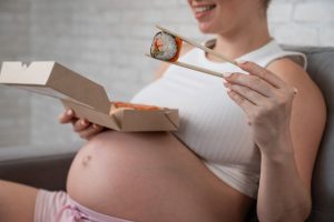Salmone affumicato in gravidanza: si può mangiare?